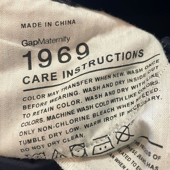 ✨Gap Maternity Sexy Slightly Distressed Dark Wash Boot Cut - Picture 6 of 7